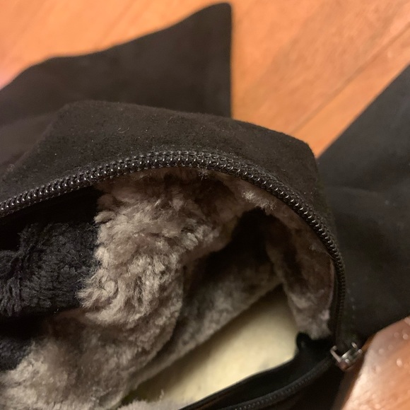 Black suede winter boots on an natural fur, European size 37 - Picture 8 of 15